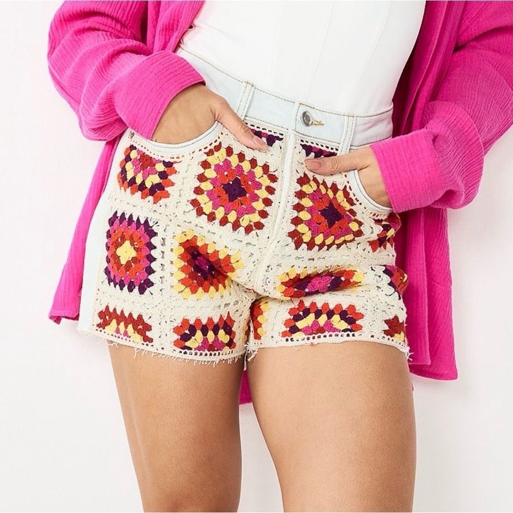 NWT Kohl's SO Juniors Crochet Granny Square High Waisted Denim Shorts Size 3 26"